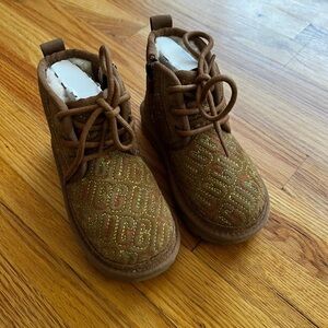 UGG Kids Tan Boots with Logo Pattern 10c